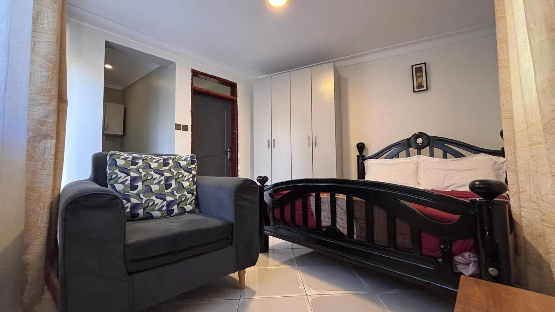 Glasgow Suites Кампала Уганда